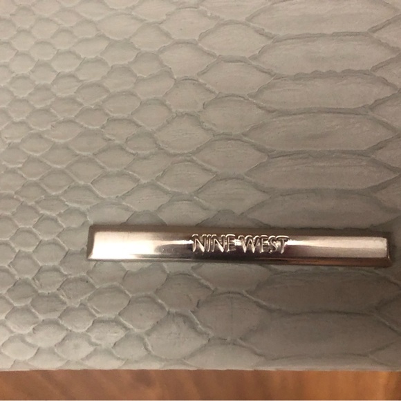 Nine West clutch - Picture 4 of 7